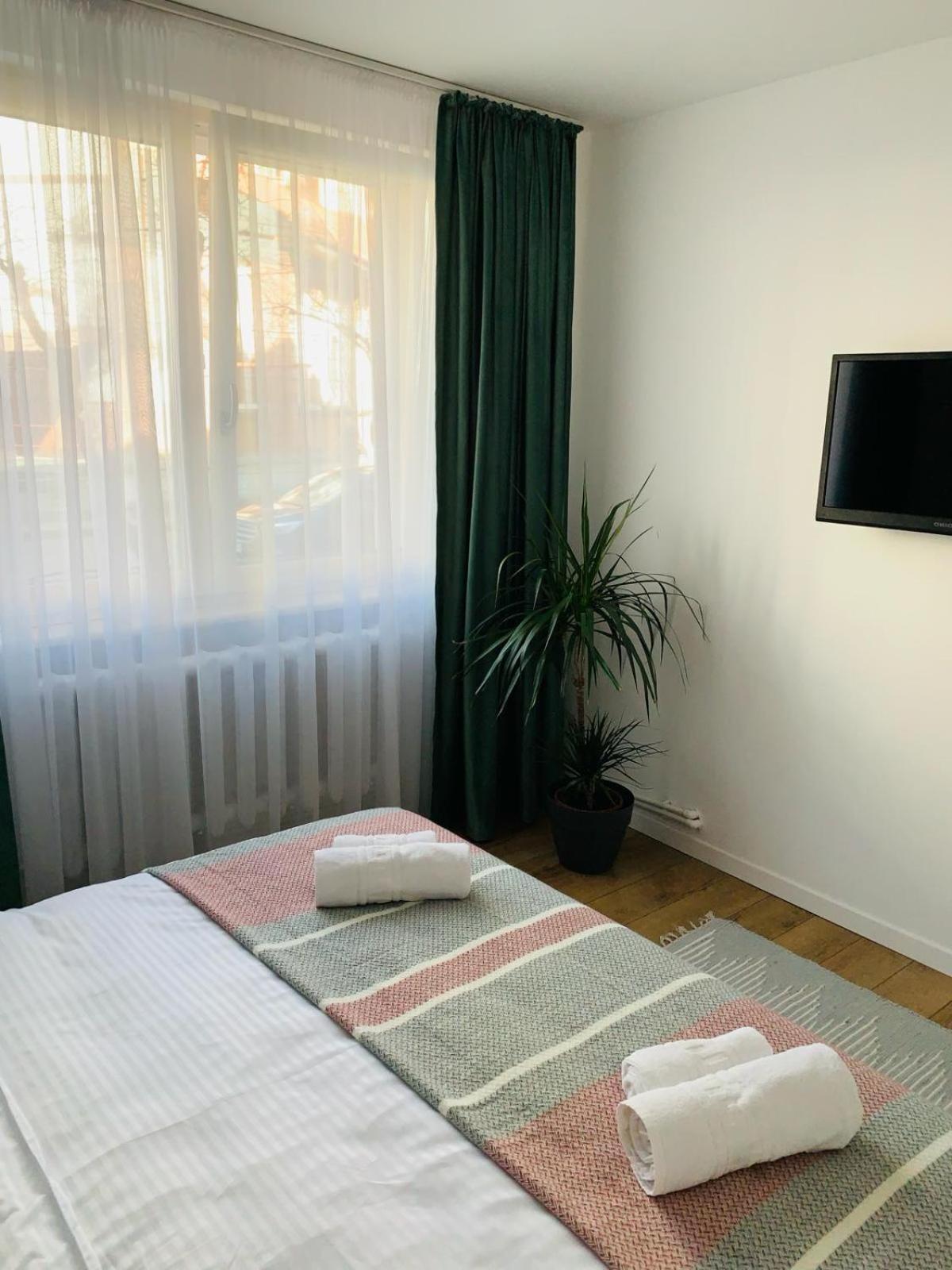Iris Apartment Piatra Neamţ Exterior foto