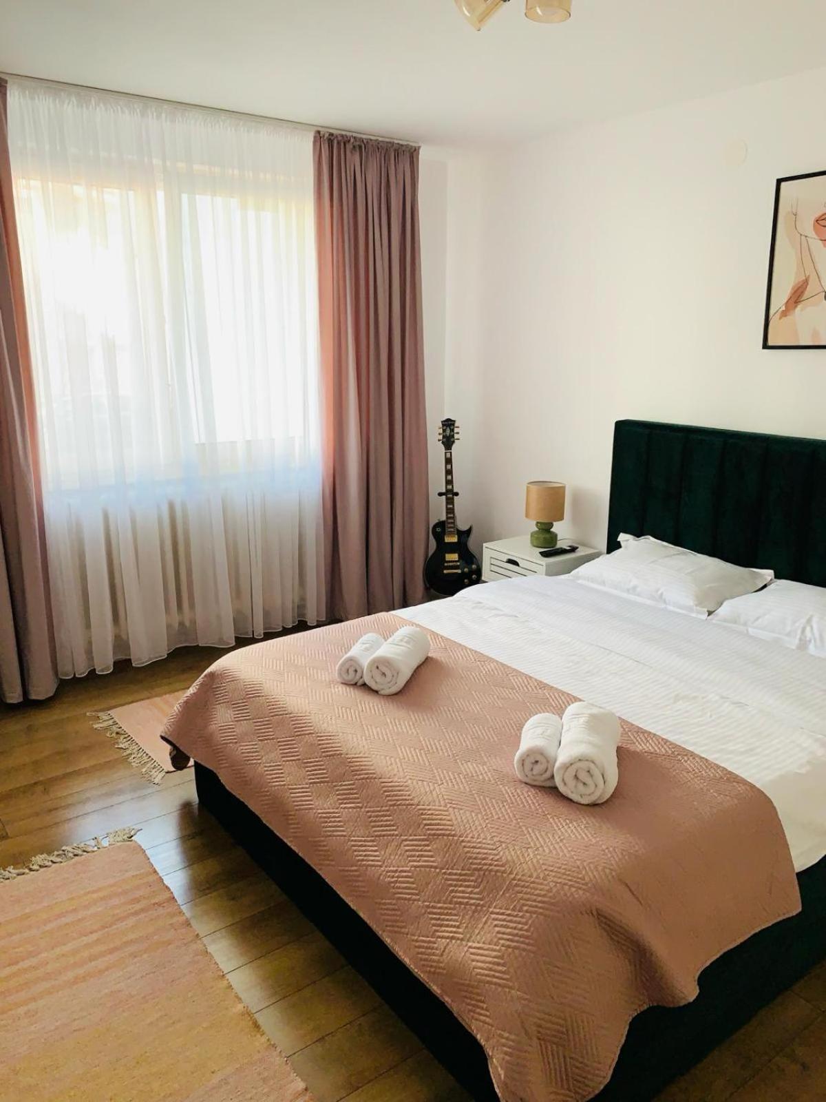 Iris Apartment Piatra Neamţ Exterior foto
