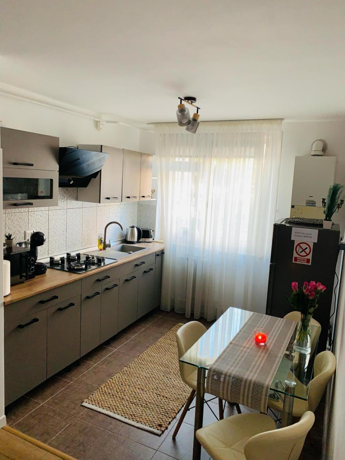 Iris Apartment Piatra Neamţ Exterior foto